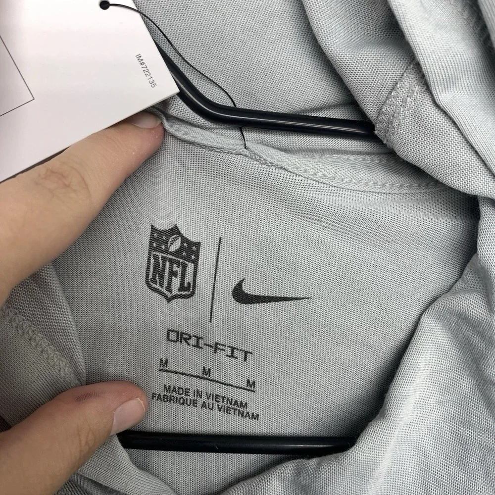 Cleveland Browns Nike Salute to Service Shirt Mens Medium Hooded Dri-Fit NWT